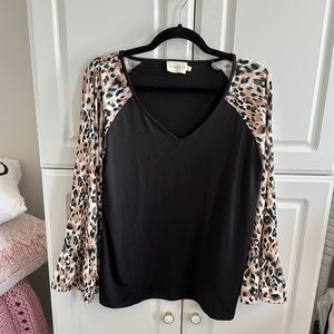 Casual leopard print long sleeve top